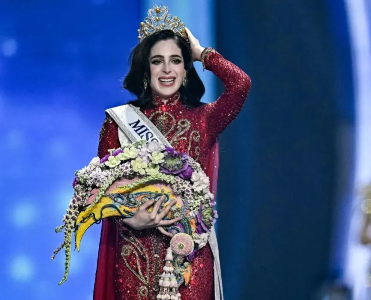 Sheinbaum celebra a Fátima Bosch y marca un mensaje político sobre las mujeres: “Nos vemos más bonitas cuando hablamos y participamos”