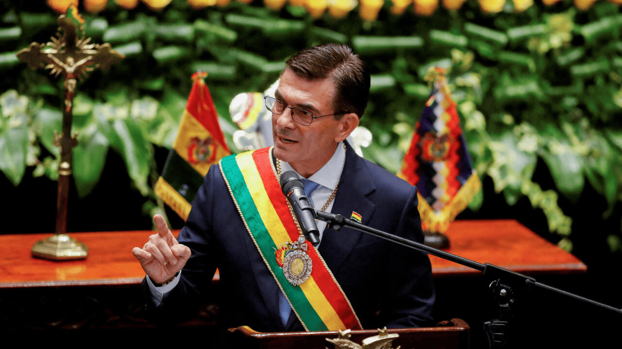 Giro diplomático y acercamiento a Estados Unidos