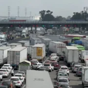 Gobernación alerta sobre “motivaciones políticas” detrás de bloqueos; insiste en reabrir el diálogo con transportistas y productores