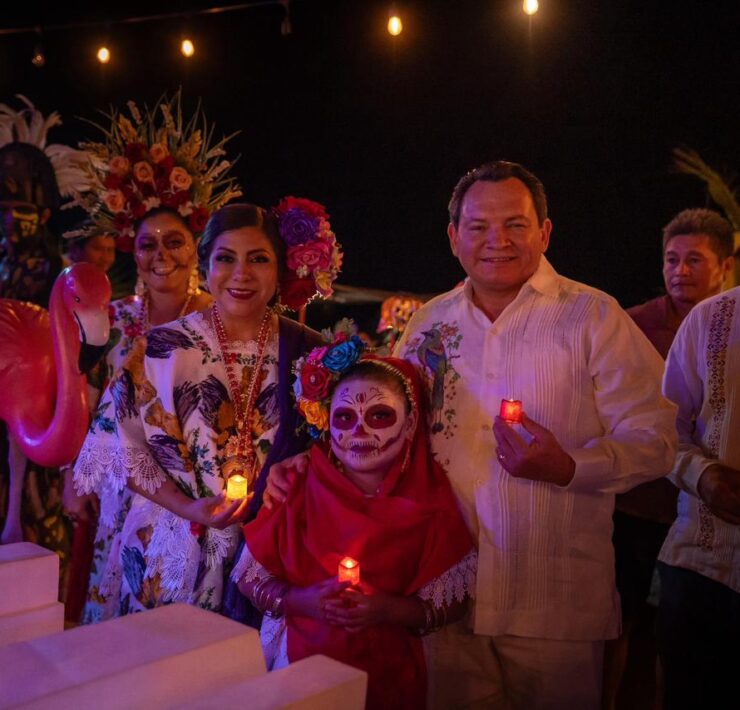 Gobernador Díaz Mena encabeza el Camino de Ánimas 2025 en Río Lagartos