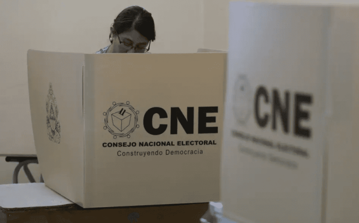 Honduras acude a las urnas