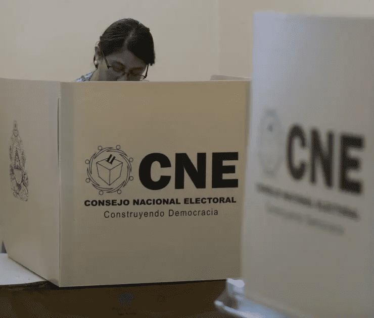 Honduras acude a las urnas