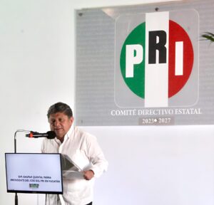 Gaspar Quintal Parra y militantes priistas respaldaron a Rolando Zapata Bello en su llamado nacional: es momento de la defensa de la República y de las libertades democráticas.