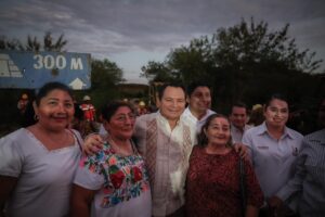 El Gobernador Joaquín Díaz Mena encabezó el inicio de los trabajos de reconstrucción 