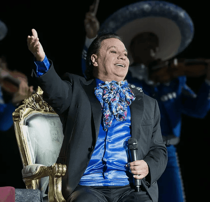 Juan Gabriel y el poder