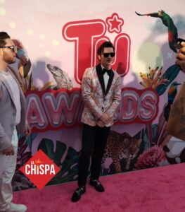 El evento reunió a una amplia lista de invitados que no dudaron en lucir sus mejores outfits, llenos de personalidad y actitud