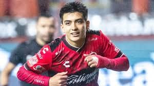 Gilberto Mora celebra el tercer gol que confirma que Tijuana tiene medio pie en semifinales tras una actuación contundente en la ida.