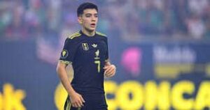 Gilberto Mora entró de cambio y le dio mayor profundidad al ataque mexicano.