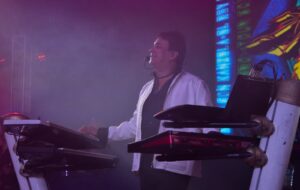 Xmatkuil 2025 se iluminó con energía y ritmo en una noche inolvidable.