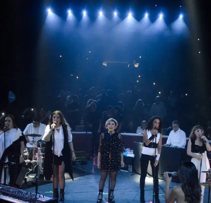 Noche de pop nostálgico en el Palenque ¡Show inolvidable que sacudió Xmatkuil!