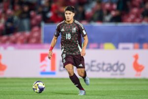 Obed Vargas, joven promesa del Seattle Sounders, se gana un lugar en la Convocatoria de la Selección Mexicana gracias a su gran desempeño en el mediocampo.