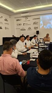 Zapata Bello dialoga con empresarios sobre la propuesta del Observatorio de seguimiento a leyes fiscales.