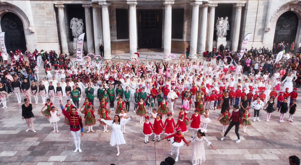 Navidad irrumpe con arte comunitario en Bellas Artes: niñas y niños de PILARES llevarán “El Cascanueces” a la explanada del recinto