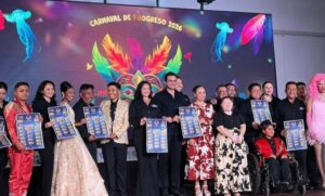 La programación musical arrancará con fuerza. La primera presentación estelar estará a cargo de Los Ángeles Azules, quienes abrirán oficialmente la fiesta