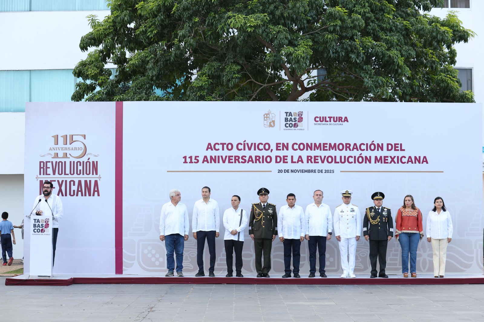 Rinden homenaje por el 115 aniversario de la Revolución Mexicana