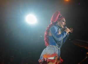 Burrita Burrona y Turbulence desataron risas, energía y complicidad durante una noche inolvidable en el Palenque de X’Matkuil 2025.