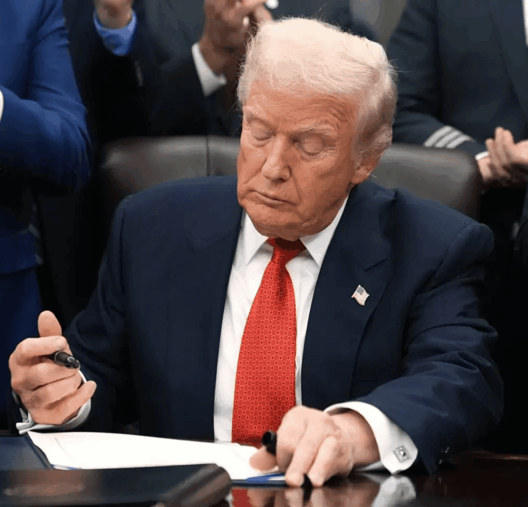 Trump firma decreto para reabrir el gobierno