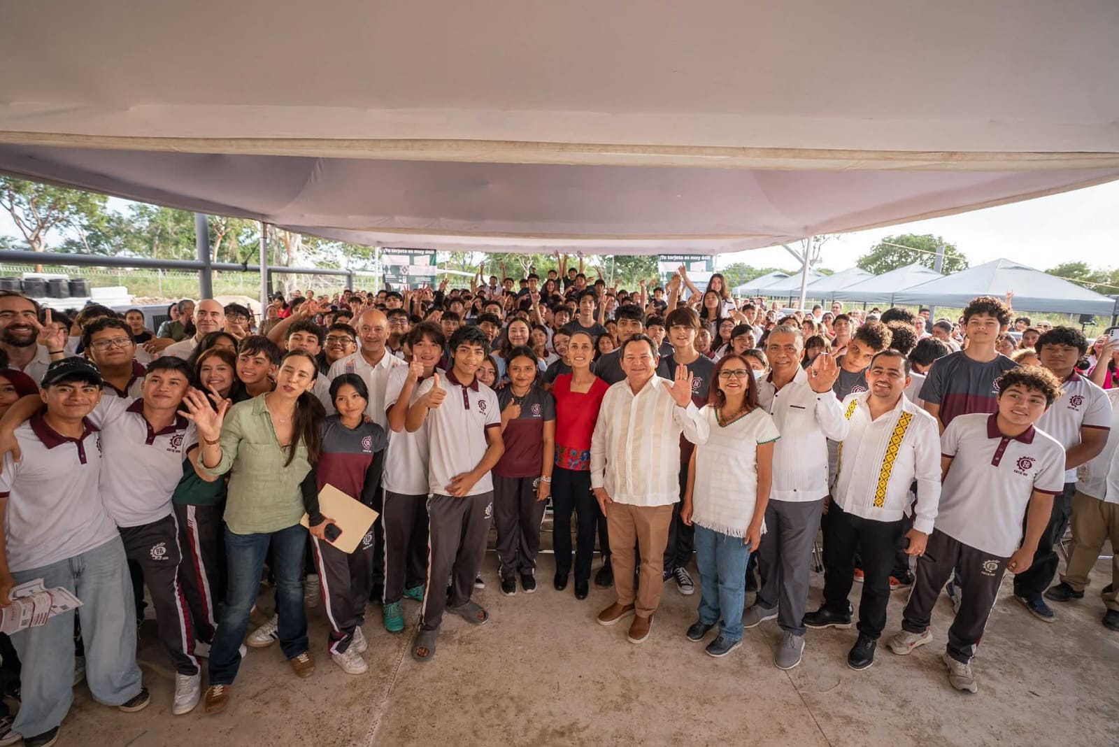 Dignifican con más obras a yucatecos