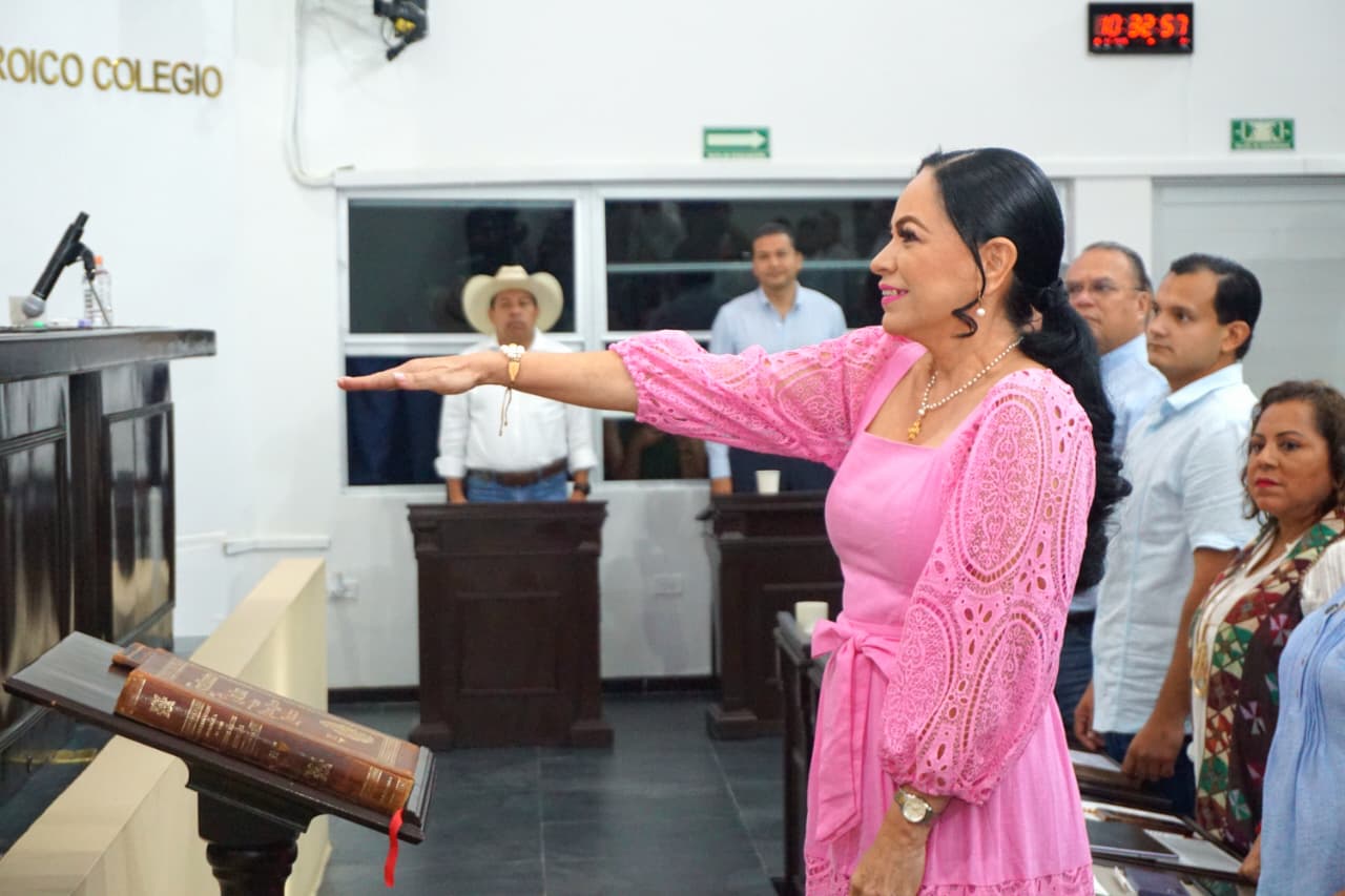 compareció la secretaria de Educación