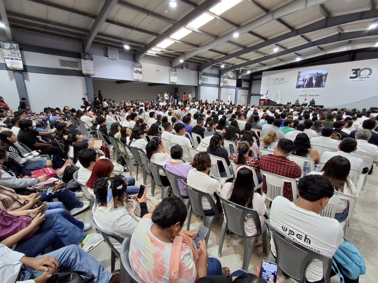 el Gobernador Javier May