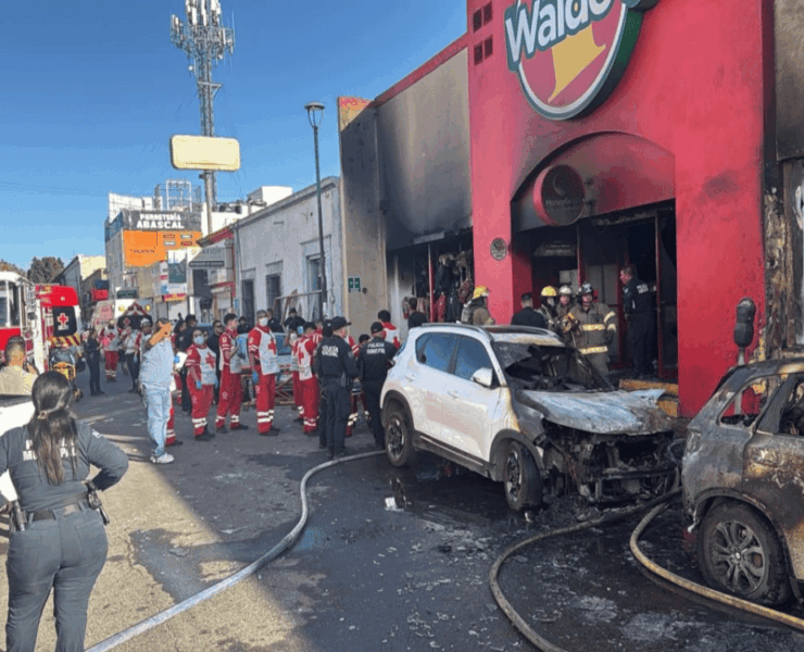 explosión en tienda Waldos deja al menos 23 muertos