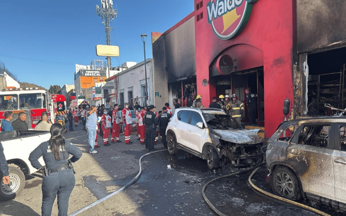 explosión en tienda Waldos deja al menos 23 muertos