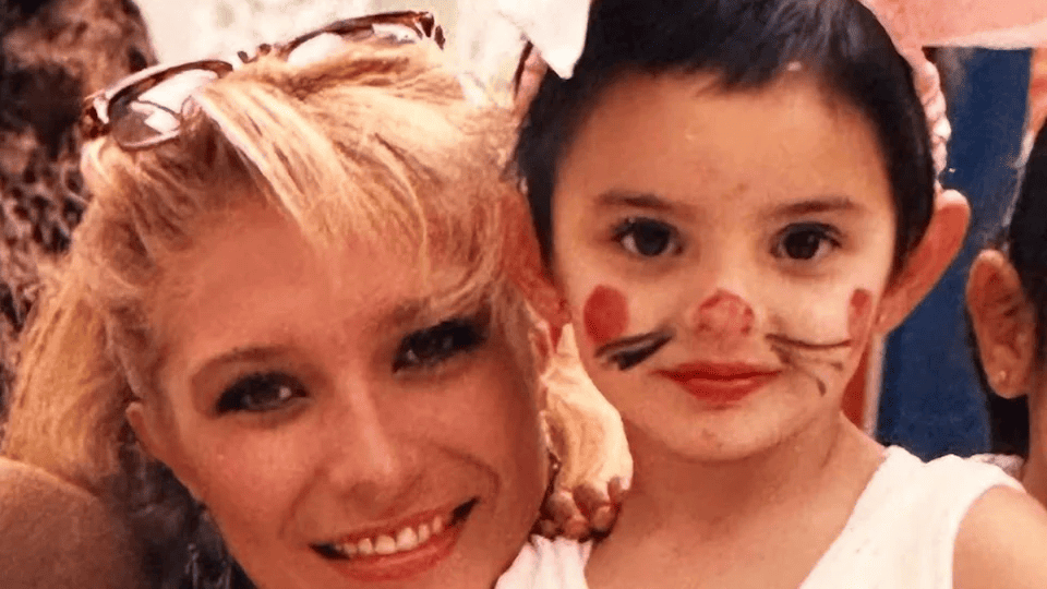 Aislinn Derbez dedica emotiva despedida a su madre