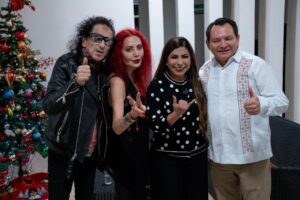 Alex Lora comparte música y emoción en Casa Otoch