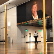 Artistas cancelan presentaciones en el Kennedy Center