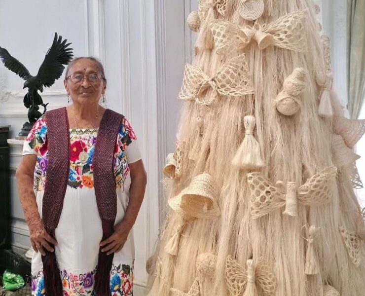 Asombroso Árbol de henequén creado por una artesada yucateca