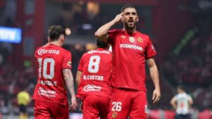 Paulinho, tricampeón de goleo, fue clave en la remontada del Toluca rumbo a la final del Apertura 2025.