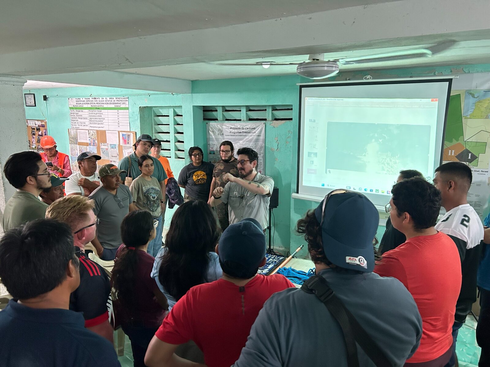 Capacitan a población de Sisal y Hunucmá en protocolos de manejo de cocodrilo