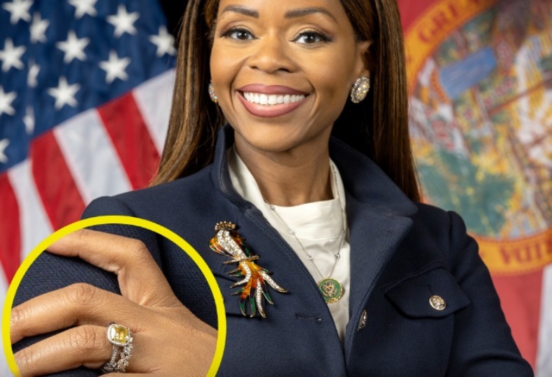 Representante de Florida gasta dinero de reconstrucción en anillo