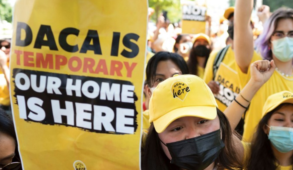 Arrestan a beneficiarios de DACA ¿La agencia ya no protege de la deportación?