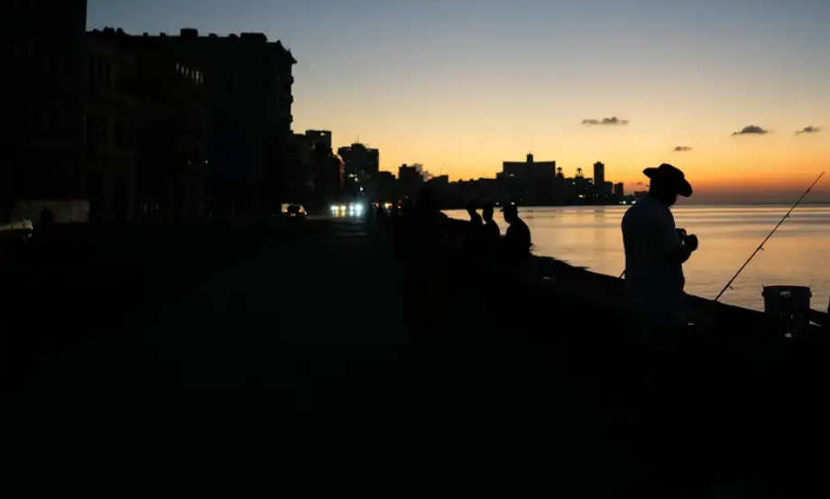 La Habana sin luz, la red eléctrica colapsa una vez más por ser obsoletas