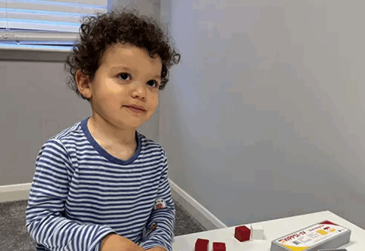 El niño prodigio más joven del mundo tiene solo 2 años y ya es considerado un super genio