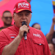 Los venezolanos deben prepararse para una lucha armada según Diosdado Cabello
