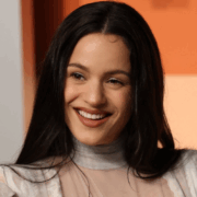 Rosalía huye en plena entrevista y el momento se volvió viral en redes sociales