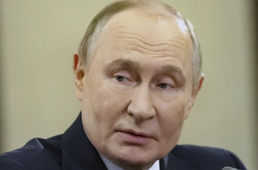 Un robot baila para Putin en una exhibición sobre novedades de inteligencia artificial