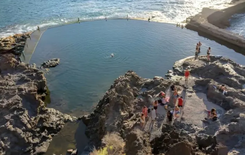 Oleaje en piscina natural deja 4 fallecidos en Tenerife, España