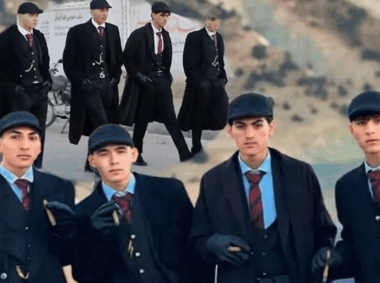 Arrestan a jóvenes por vestirse de los "Peaky Blinders"