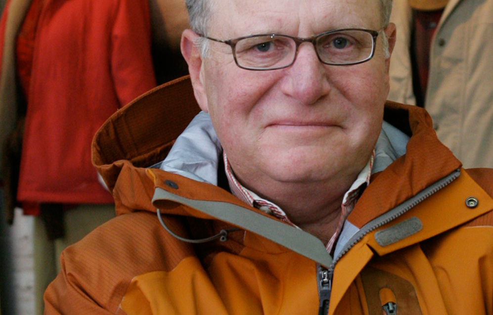 Apuesta billonaria, magnate promete 3 billones de dólares a quien demuestre que la Tierra es plana