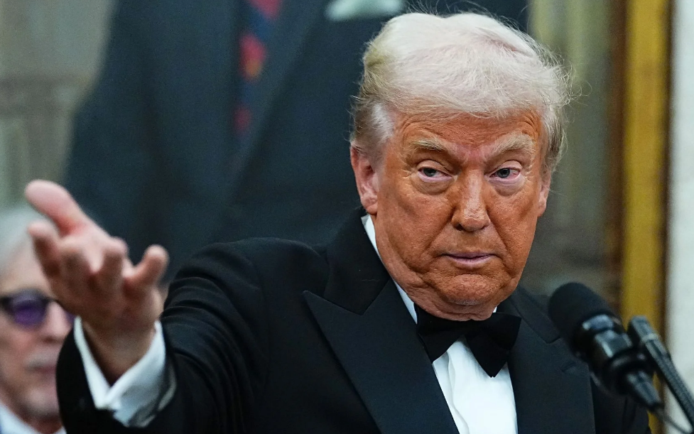 EEUU pone fin a programas para reunir familias migrantes por "abusar del sistema"