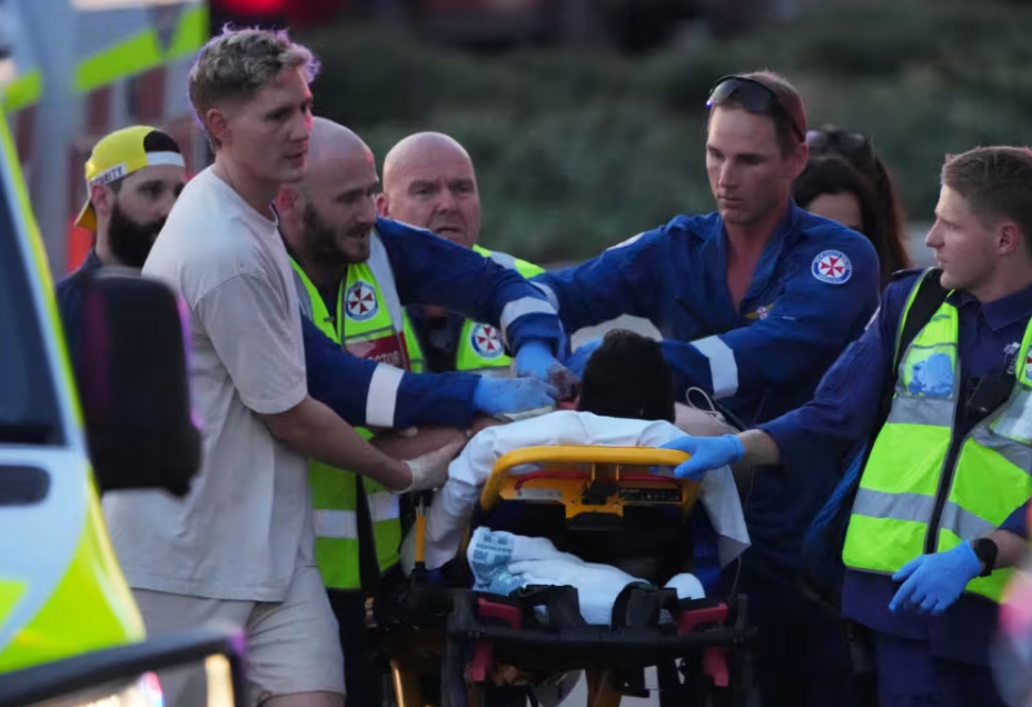 Se registran 11 muertos por tiroteo en Australia durante festividades