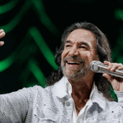 "El Buki" anuncia concierto en CDMX en el Estadio GNP, aquí lo que debes saber