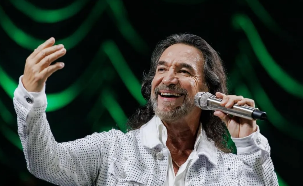 "El Buki" anuncia concierto en CDMX en el Estadio GNP, aquí lo que debes saber