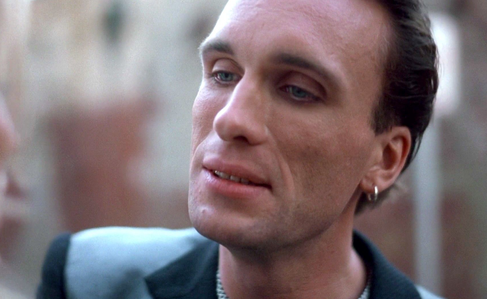 Trayectoria marcada por personajes oscuros