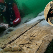 Hallan un barco de 2000 años que se cree fue usado por Cleopatra