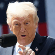 Trump demanda a BBC por 10 millones de dólares por presunta difamación