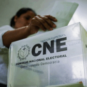 La OEA dice que no hay fraude en Honduras pero el retraso es injustificable